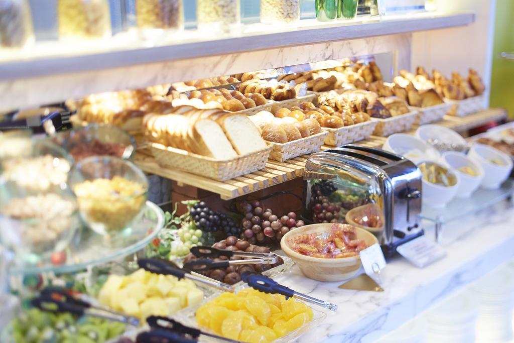 פוקואוקה Hotel New Otani Hakata מראה חיצוני תמונה A breakfast buffet